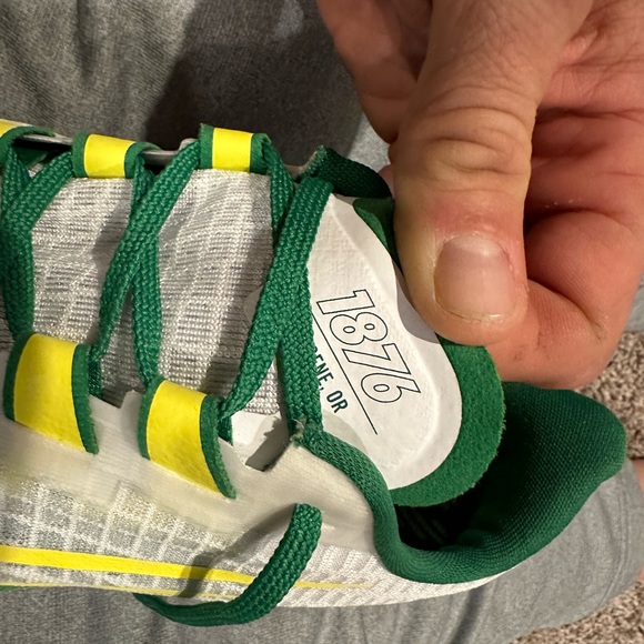 Nike Pegasus 37 Oregon Ducks running shoe. Size 12 men’s - Picture 2 of 6